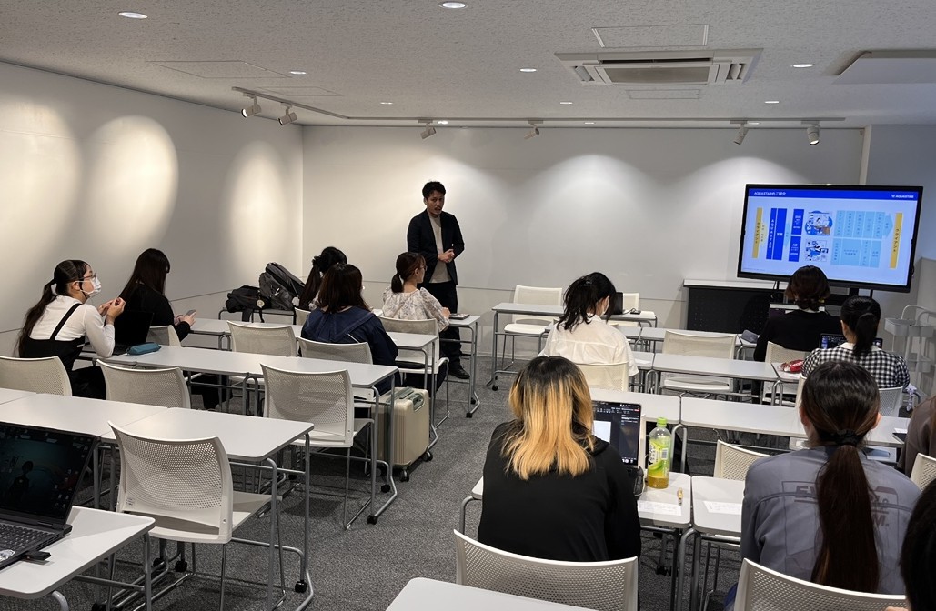 京都精華⼤学「ポートフォリオ実習」授業内講評にゲスト講師として参加いたしました